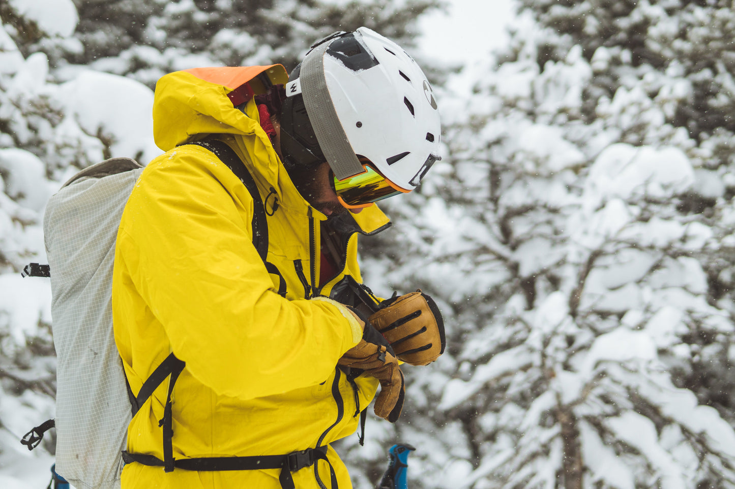 Team Wendy M-216 | w/ Princeton Tec Light & Superior Ventilation | Professional Ski Helmet