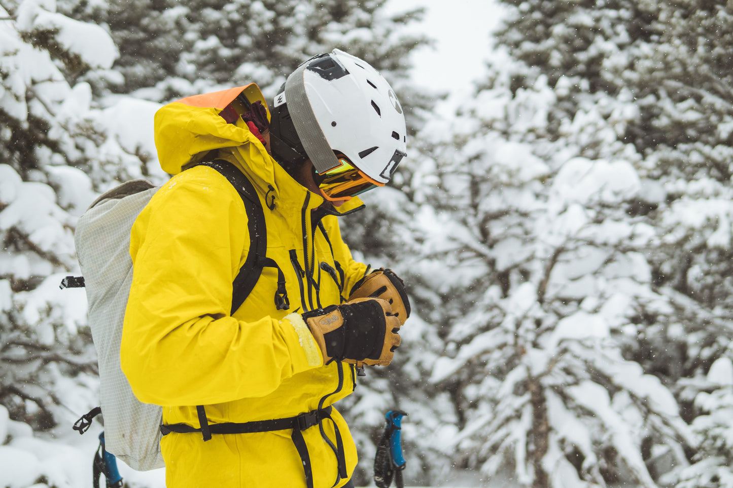 Team Wendy M-216 | w/ Princeton Tec Light & Superior Ventilation | Professional Ski Helmet