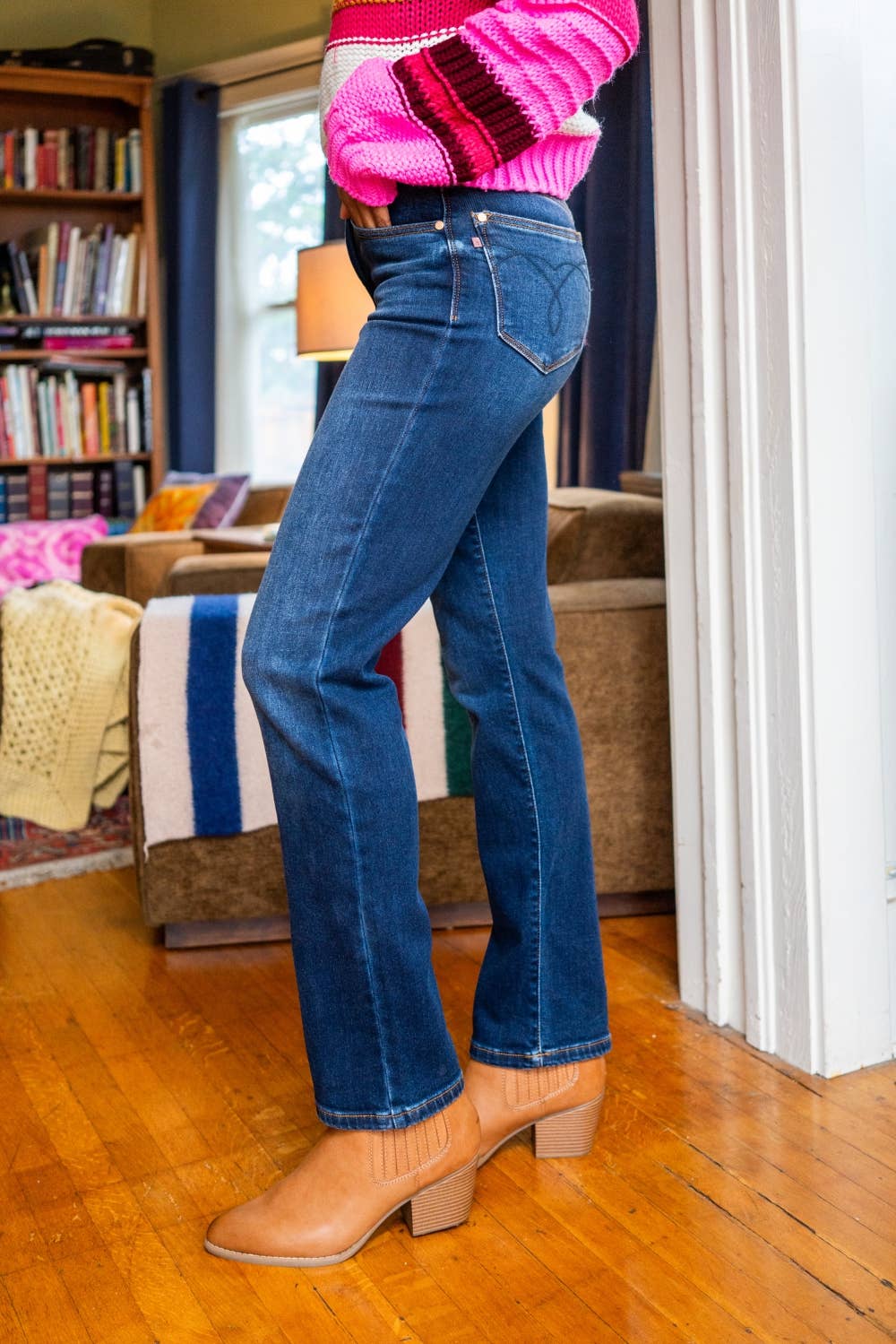 Lara - Vintage Wash Thermal Straight Jeans