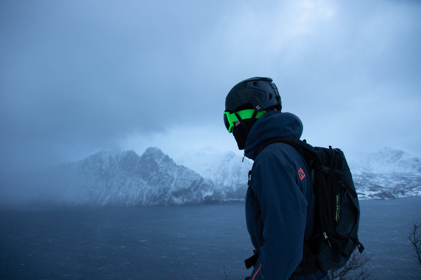 Team Wendy M-216 | w/ Princeton Tec Light & Superior Ventilation | Professional Ski Helmet