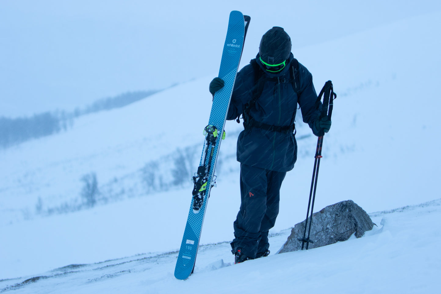 Team Wendy M-216 | w/ Princeton Tec Light & Superior Ventilation | Professional Ski Helmet