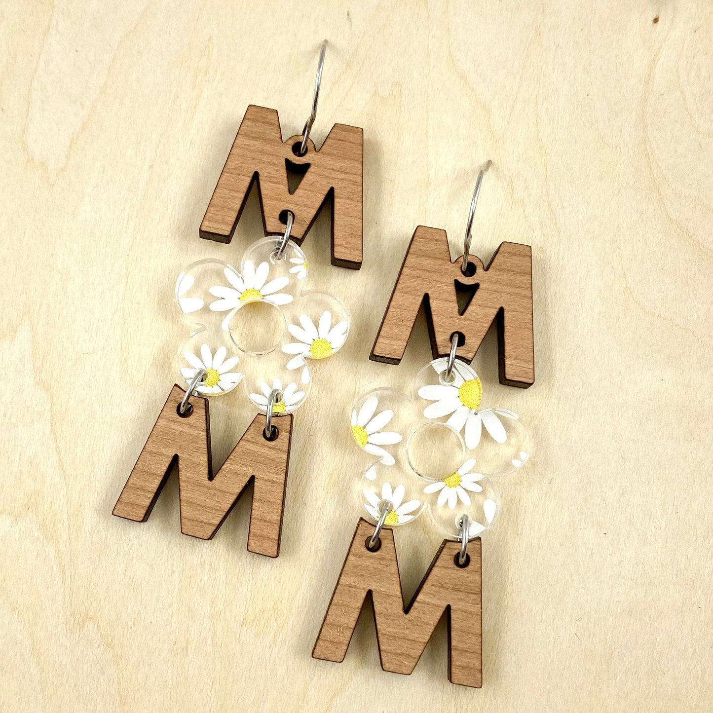 Daisy Mom Acrylics